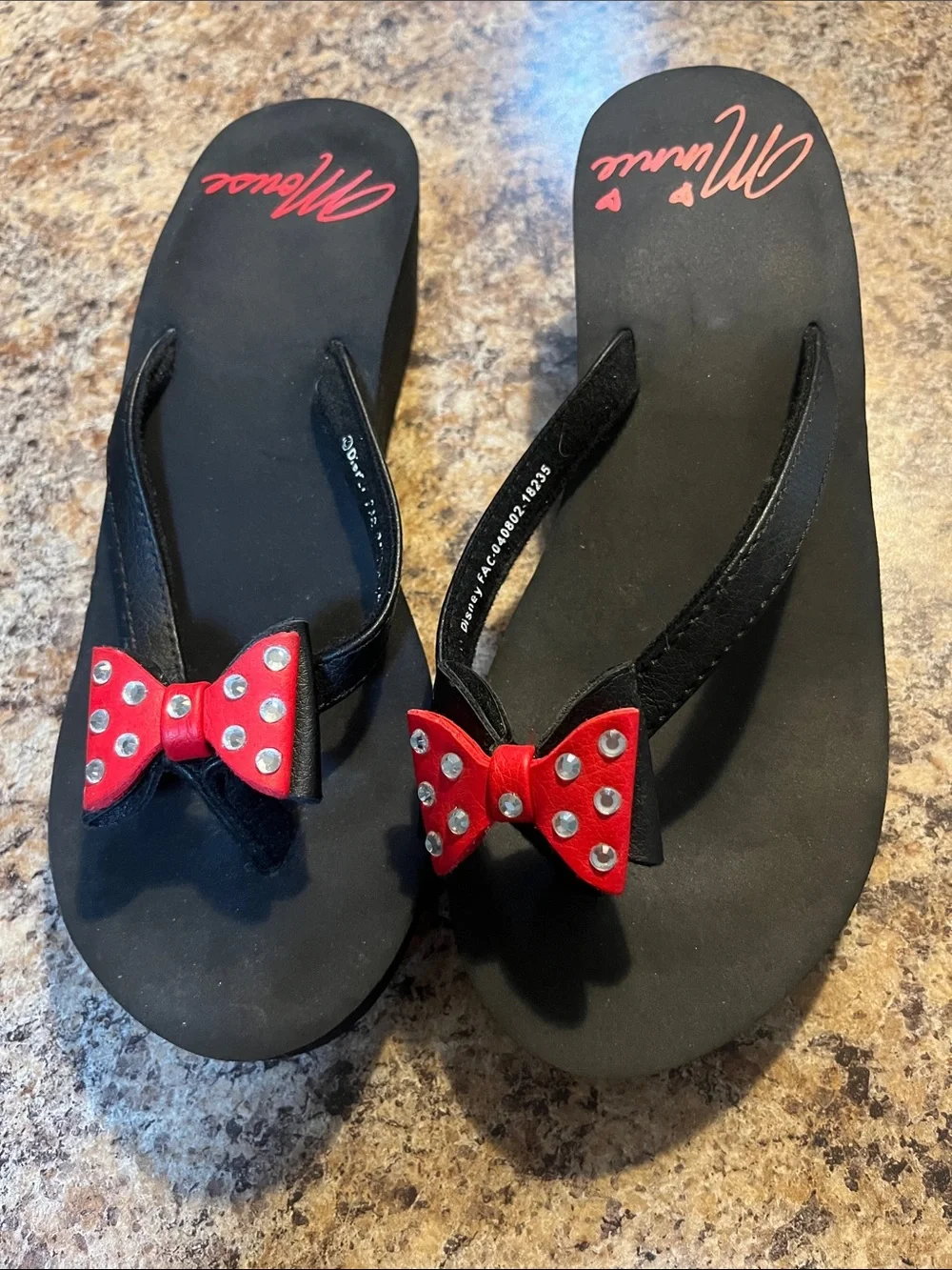 Disney Minnie Mouse platform wedge thong sandals studded red bow size 7 new